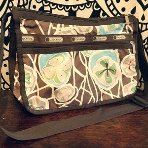 Le Sportsac Deluxe Everyday Bag Purse, Floral